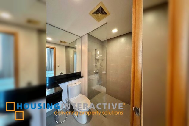 2 bedroom unit for lease/rent in park terraces, makati