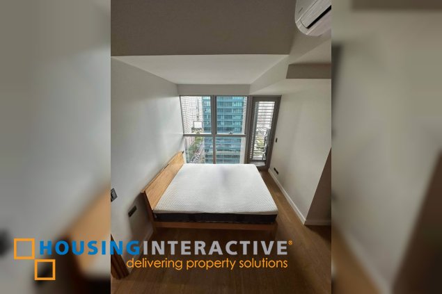 semi-furnished 1br unit with balcony for lease in the seasons residences