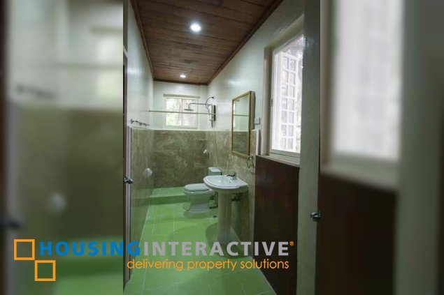 for sale 4br house in bo. kapitolyo pasig city