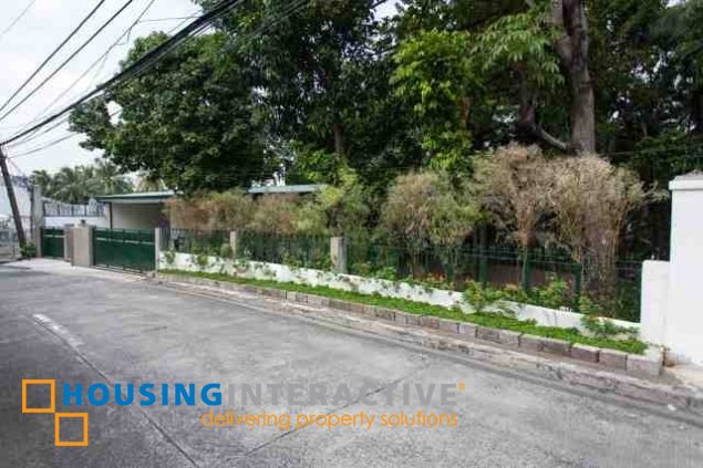 for sale 4br house in bo. kapitolyo pasig city