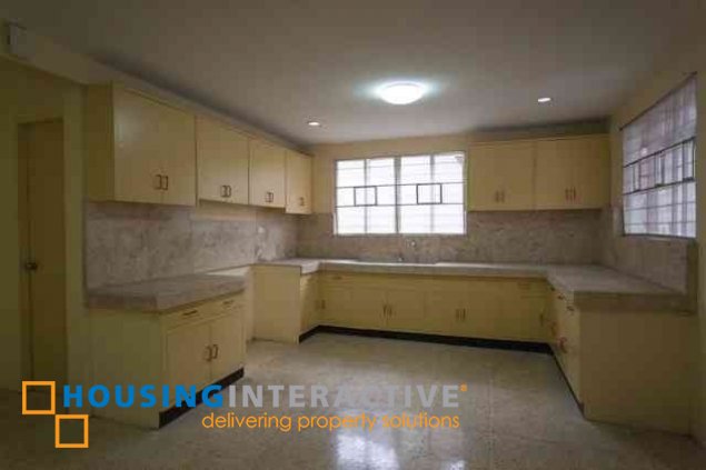 for sale 4br house in bo. kapitolyo pasig city