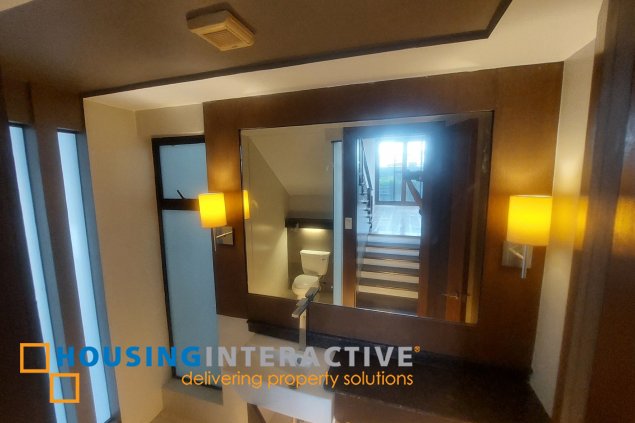 for sale or rent 6br house at metropoli libis qc