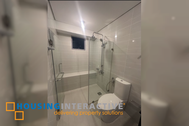 for sale:  1br park triangle