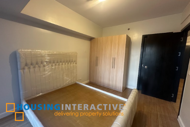 for sale:  1br park triangle