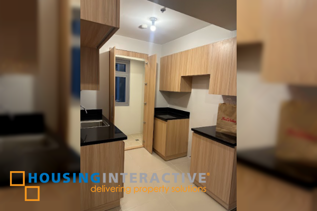 for sale:  1br park triangle