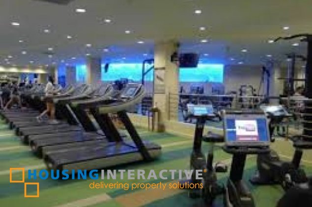 for rent furnished 1br with parking in hidalgo place