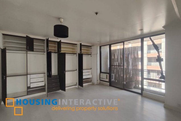 furnished 3br unit with parking for sale in skyland plaza tower