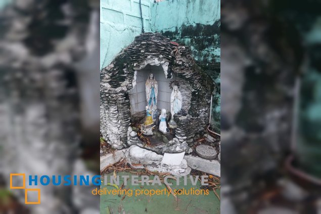 alabang hills house 5br with parking for sale