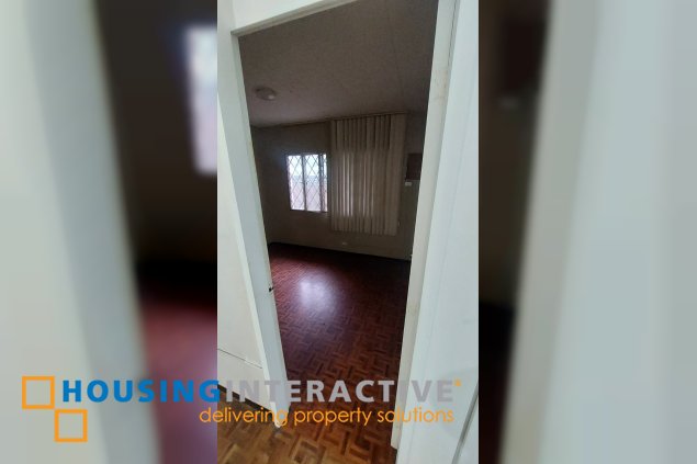 alabang hills house 5br with parking for sale