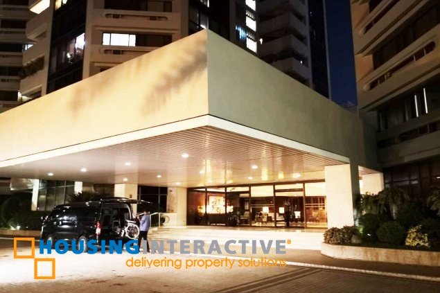 semi furnished 3br with parking for lease in ritz tower