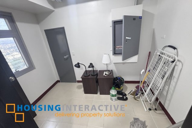 semi furnished 3br with parking for rent in park triangle