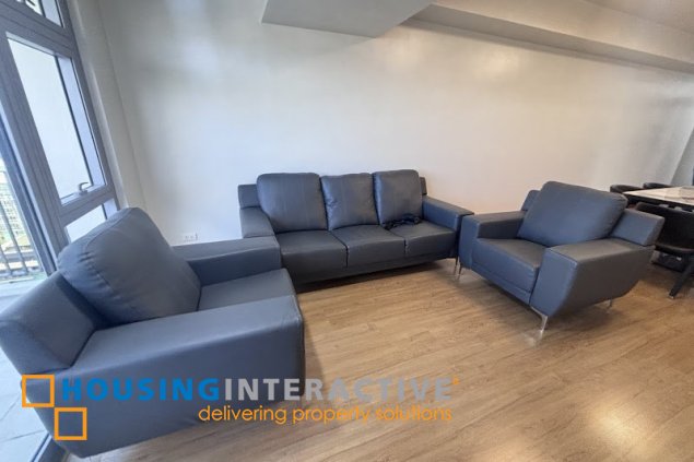 semi furnished 3br with parking for rent in park triangle