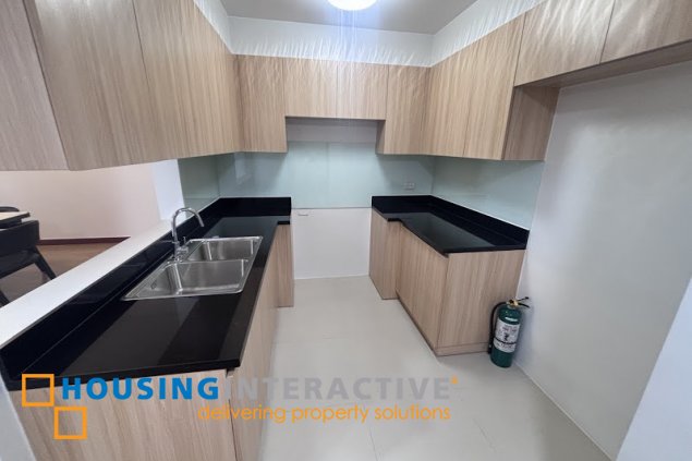 semi furnished 3br with parking for rent in park triangle