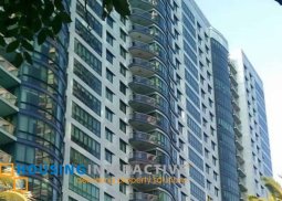 fully furnished 1br with parking in hidalgo place