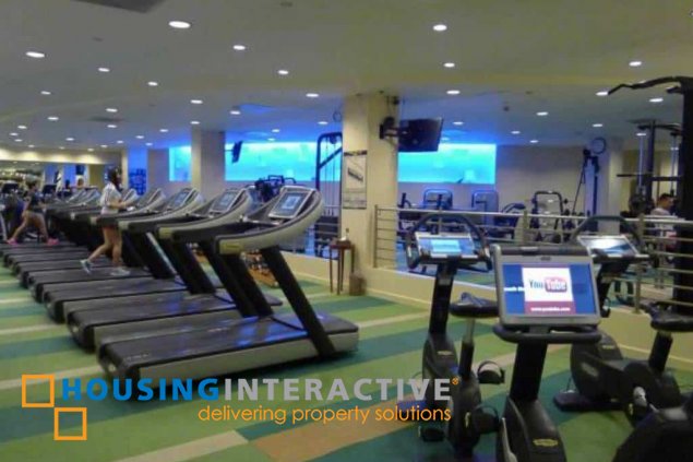 fully furnished 1br with parking in hidalgo place