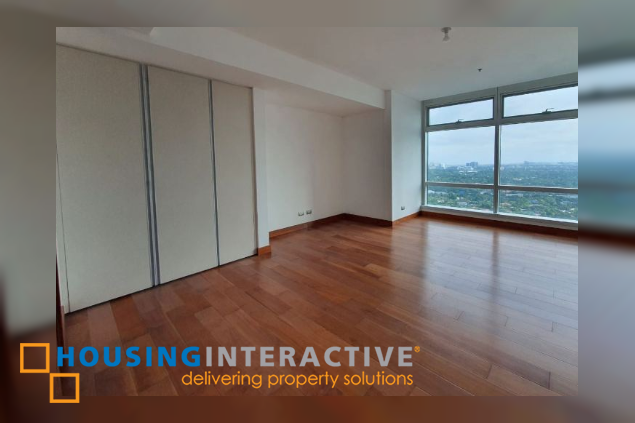 for sale 3br with parking slots in two roxas triangle