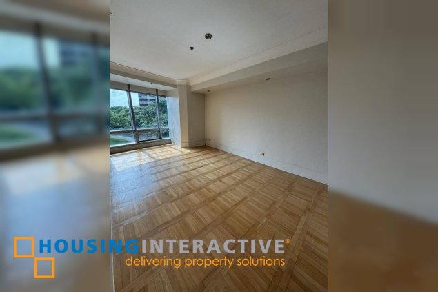 semi-furnished 2br unit with parking for lease in one mckinley place