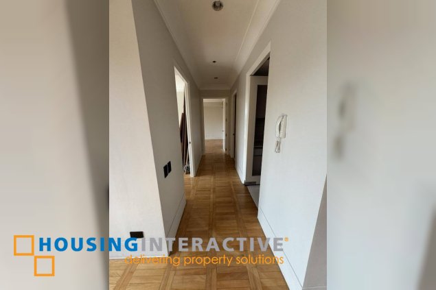 semi-furnished 2br unit with parking for lease in one mckinley place