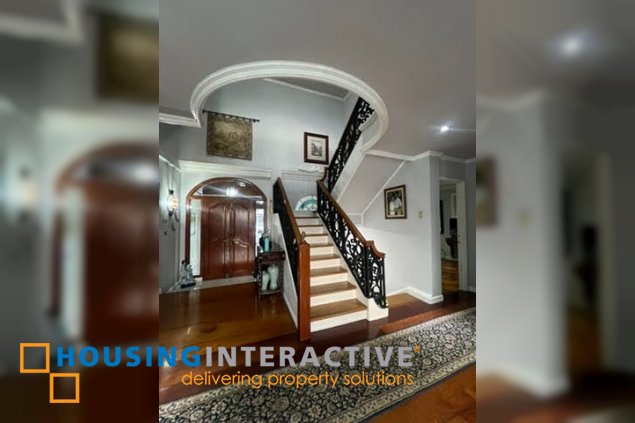 for sale house 4br with parking in ayala heights