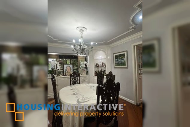 for sale house 4br with parking in ayala heights