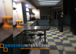 for sale house 8br with parking in ayala heights