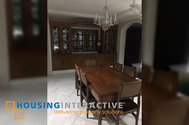 for sale house 8br with parking in ayala heights