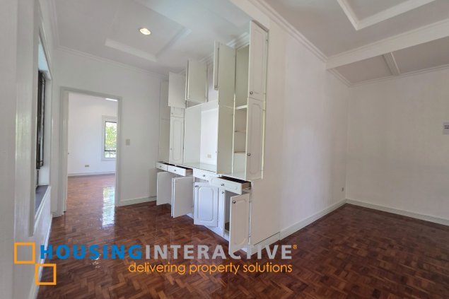 ayala alabang 4br house with parking for lease/rent