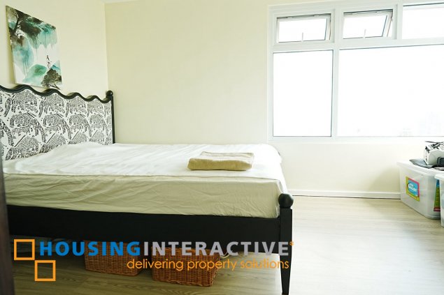 fully furnished 3br unit for sale in the trion towers