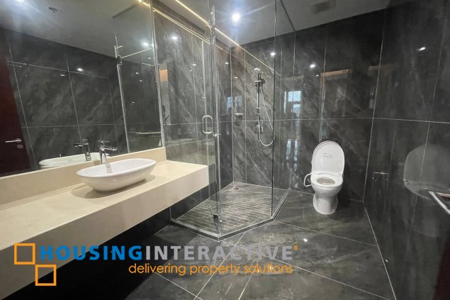 fully furnished 4br unit with parking for lease in grand hyatt residences