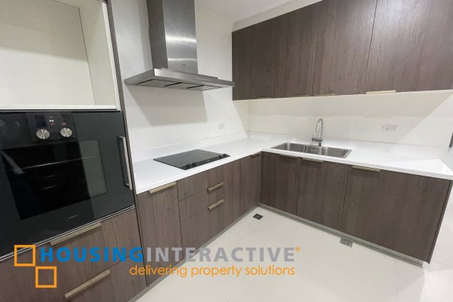 fully furnished 4br unit with parking for lease in grand hyatt residences