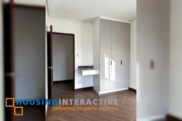 for sale 2-storey single detached 3br with parking in muntinlupa