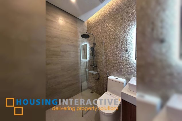 for sale 2-storey single detached 3br with parking in muntinlupa