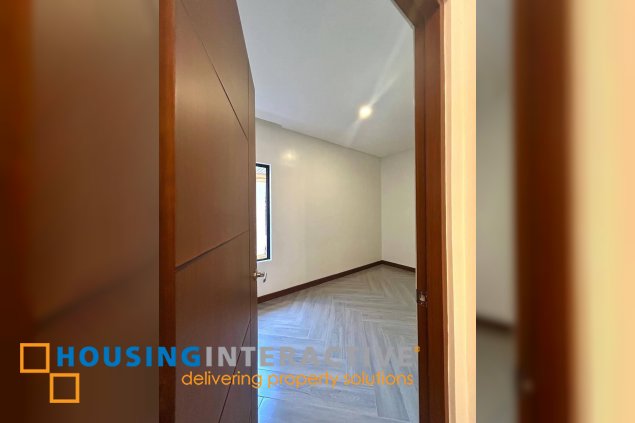 for sale 2-storey single detached 3br with parking in muntinlupa