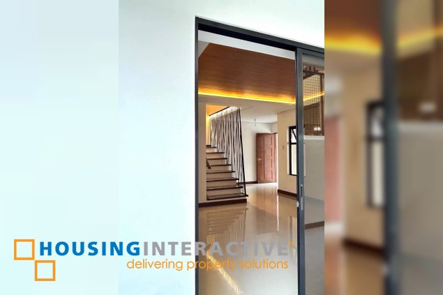 for sale 2-storey single detached 3br with parking in muntinlupa