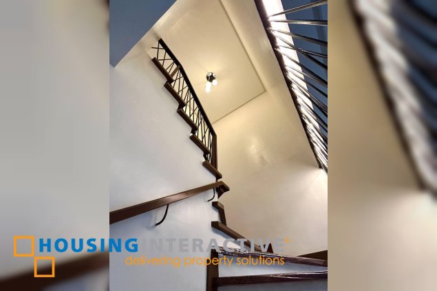 for sale 2-storey single detached 3br with parking in muntinlupa