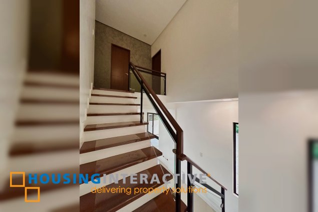 for sale 2-storey single detached 3br with parking in muntinlupa