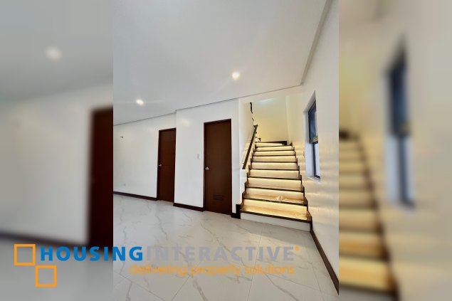 for sale 3-storey single detached 3br with parking in muntinlupa