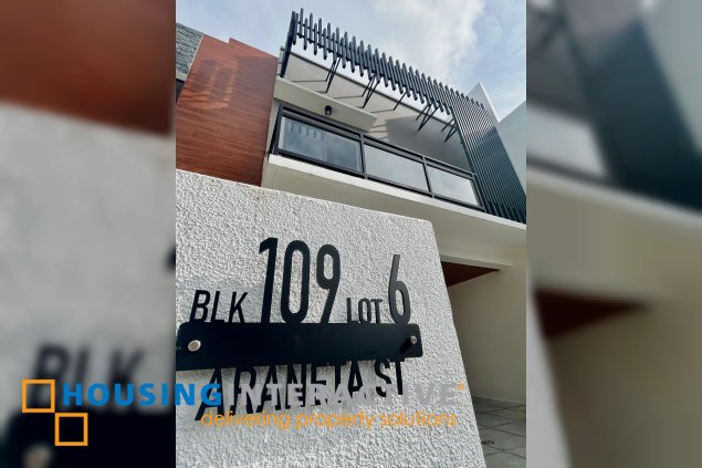 for sale 3-storey single detached 3br with parking in muntinlupa