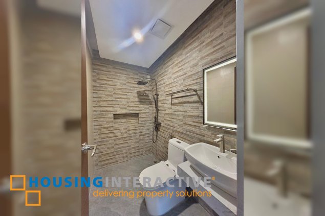 for sale 3-storey single detached 3br with parking in muntinlupa