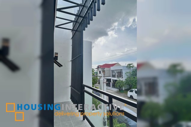 for sale 3-storey single detached 3br with parking in muntinlupa