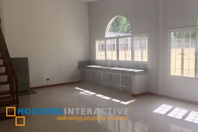 bare house 5br with parking for lease in blue ridge a