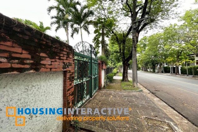 2 storey house 3br with parking for lease in dasmariñas village