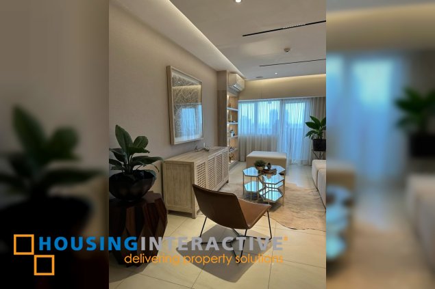 fuly furnished 4br unit with parking for sale in royalton in capitol commons