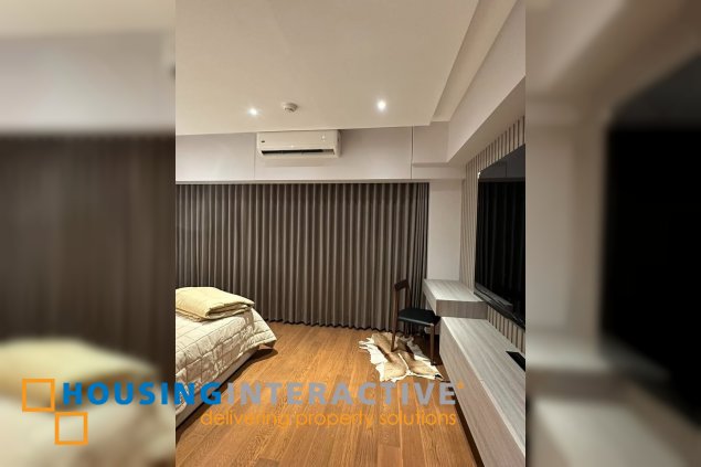 fuly furnished 4br unit with parking for sale in royalton in capitol commons