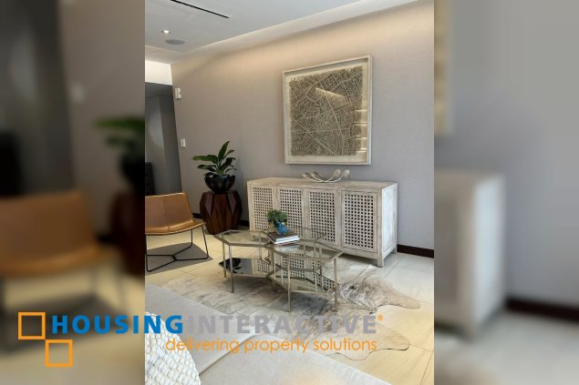 fuly furnished 4br unit with parking for sale in royalton in capitol commons