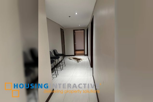 fuly furnished 4br unit with parking for sale in royalton in capitol commons