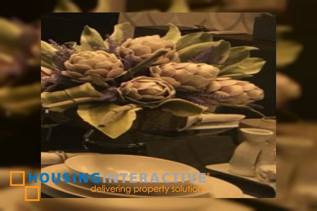 for rent fully furnished 3br with parking in one maridien