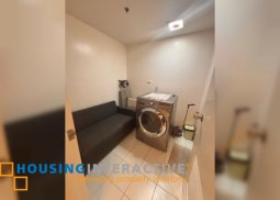 for sale 2br with parking in 8forbestown