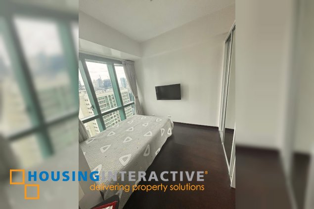 for sale 2br with parking in 8forbestown