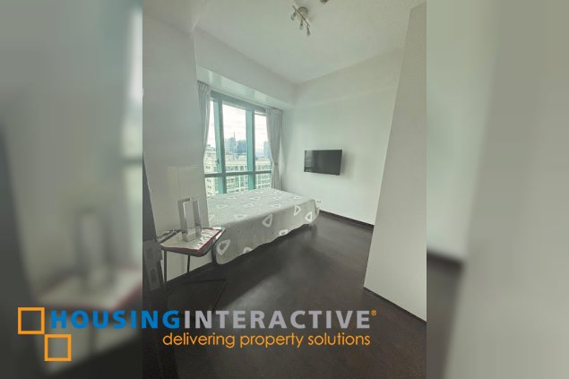 for sale 2br with parking in 8forbestown